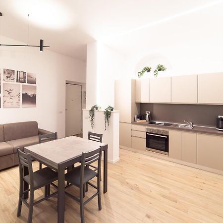 Hbhall Porta Romana Suite Милан Экстерьер фото